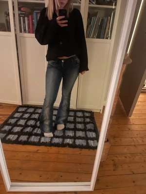Blå bootcut jeans gina 14+ - Snygga blå bootcut jeans från Gina 14+ kollektionen. Storlek xs. Aldrig använda och i helt nytt skick.💕