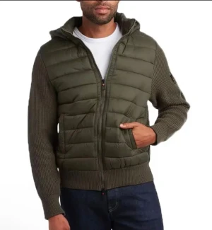 Grön cardigan från glasberg_Stuio - Perfekt jacka nu inför vintern. Jackan kommer från ett nu uppstartat företag vid namn Glasberg_Studio. Skicket är då nytt och om du har några frågor är de bara att höra av sig