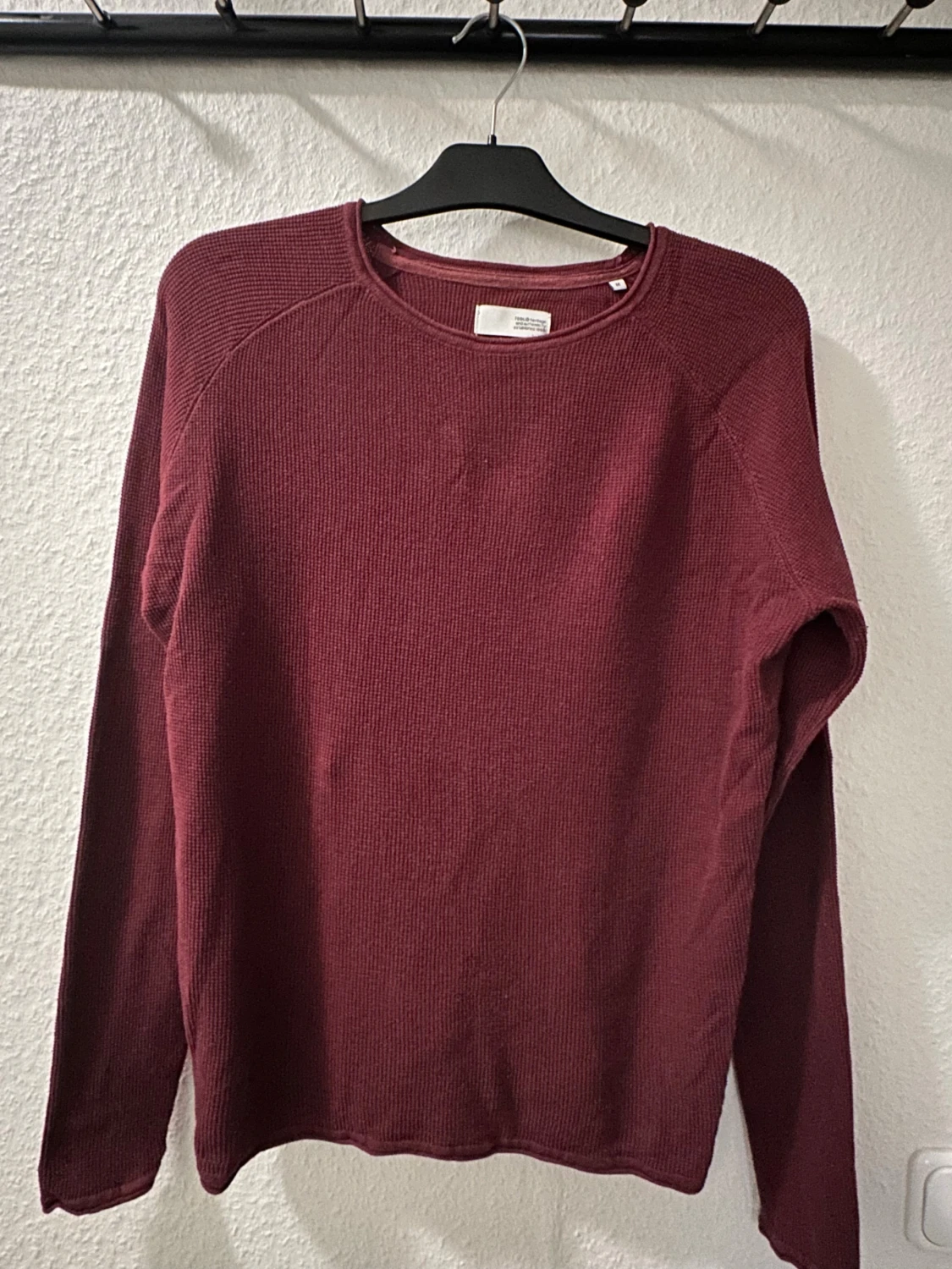 Vinröd stickad tröja från Solid - 1