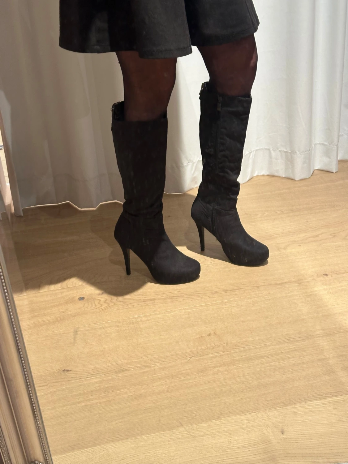 Nya Svarta höga stövlar med klack stl 38 - 1