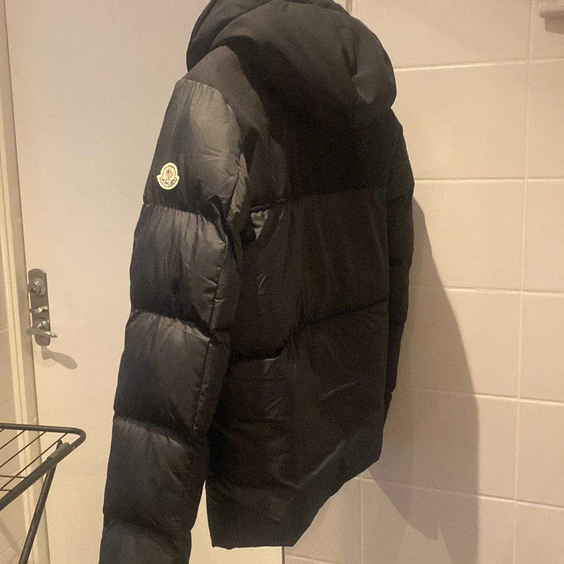 Svart dunjacka från Moncler Short Down - 1