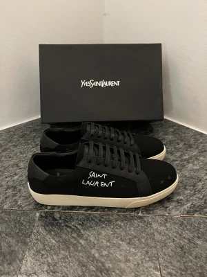 Svarta Saint Laurent skor - Box och dustbag ingår. Helt nya!