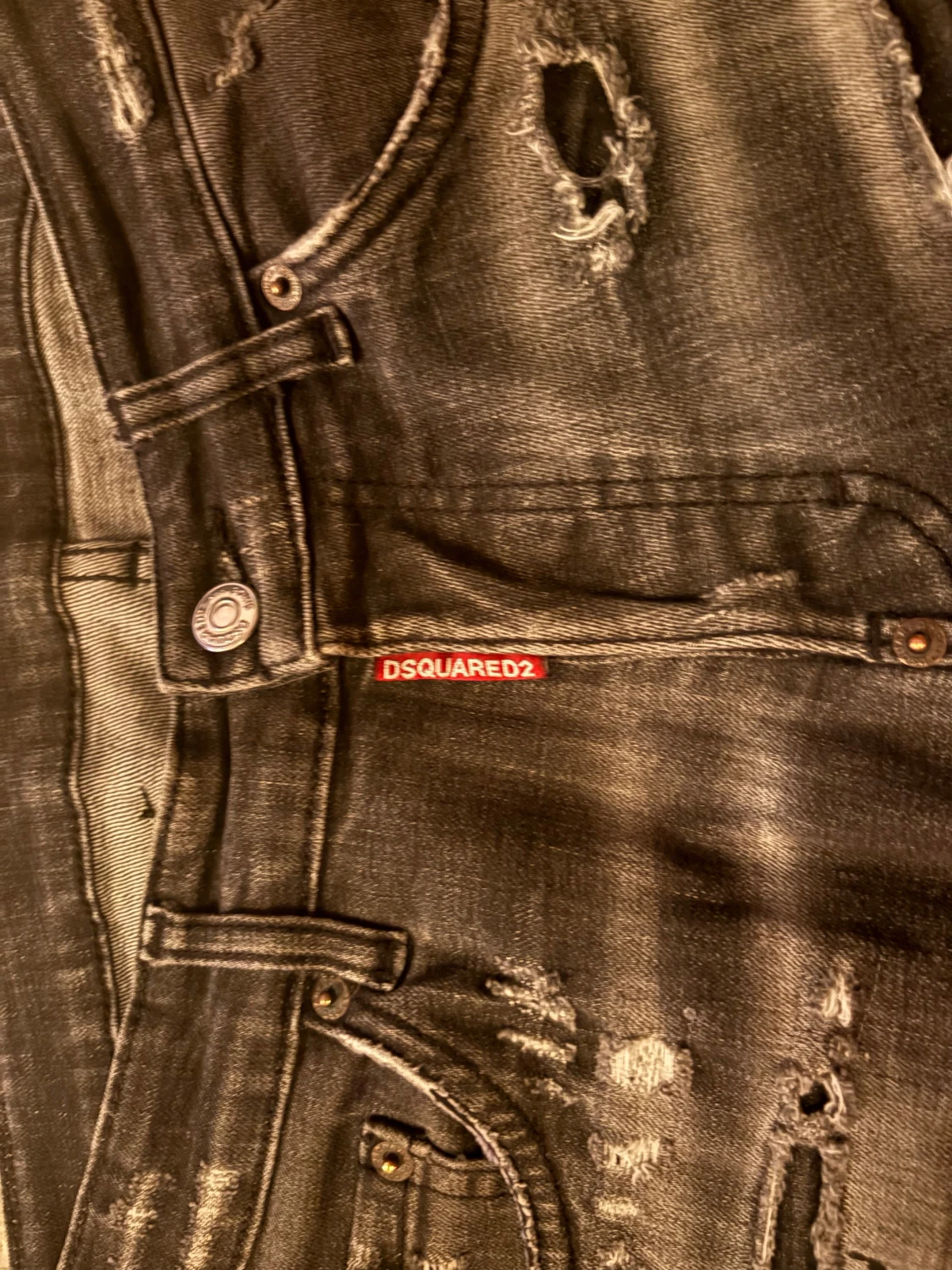 Svarta distressed jeans från Dsquared2 - 2