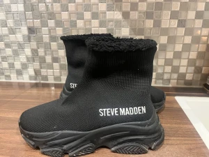 Vinterskor dam Steve madden - Fina fräscha vinterskor, knappt använda och håller än varm