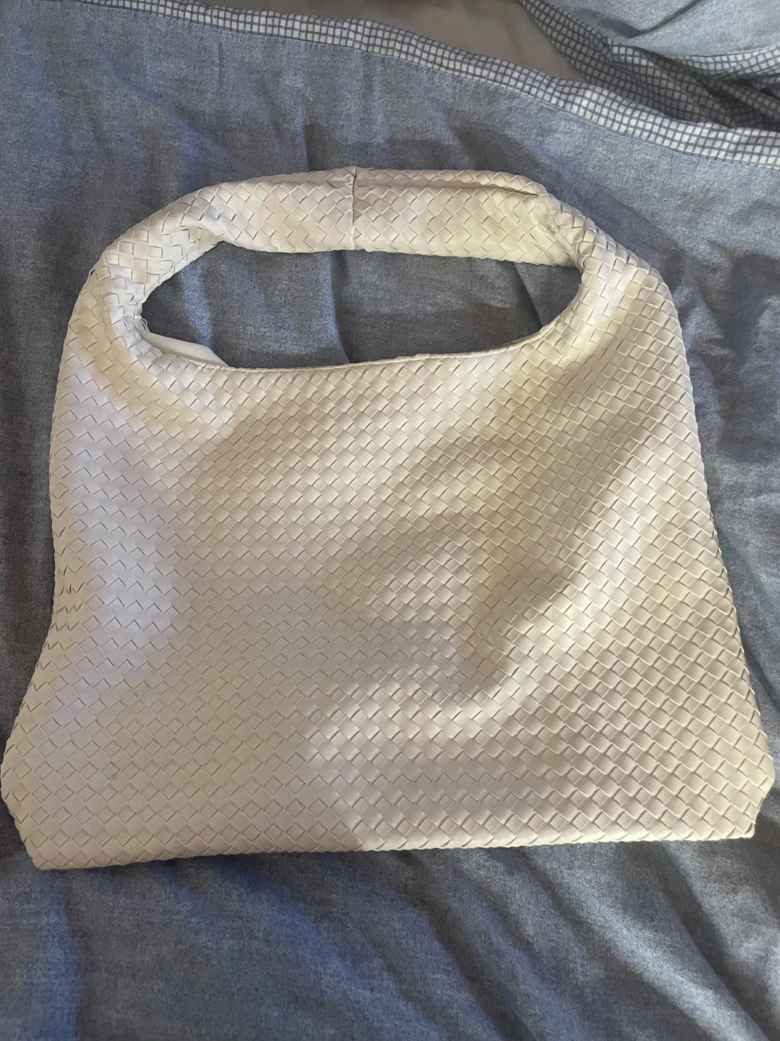 Beige axelväska från Gina Tricot