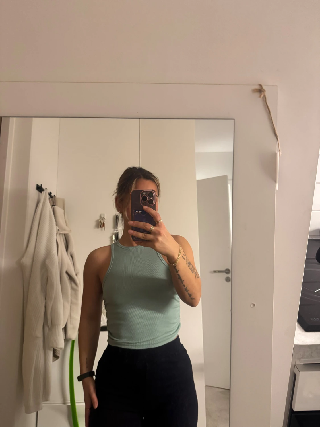 Ljusgrön ribbad linnetopp