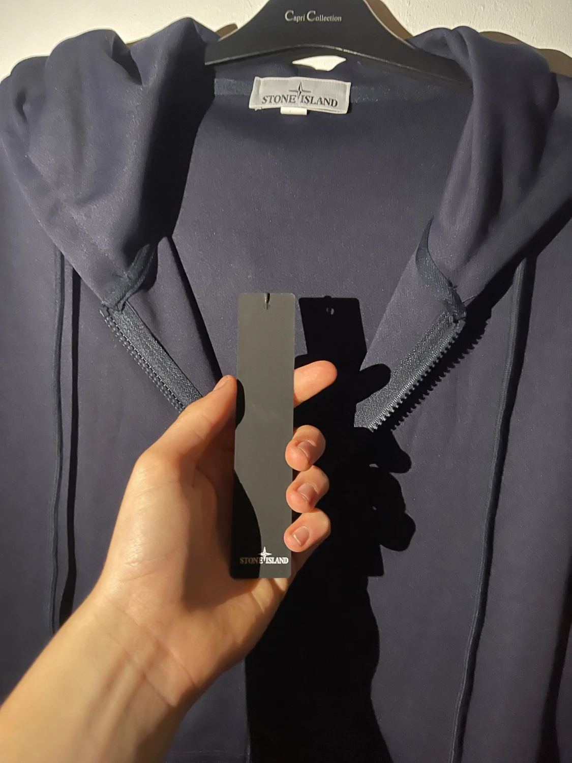 Marinblå hoodie från Stone Island - 1