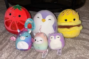 paket med squishmallows.   - Säljer ett paket med squishmallows. Alla oanvända. 