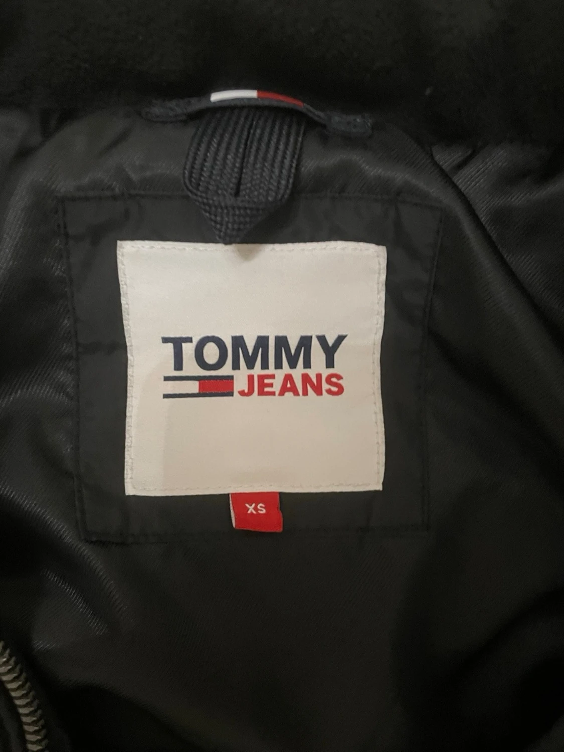 Svart pufferjacka Tommy Jeans XS - 1