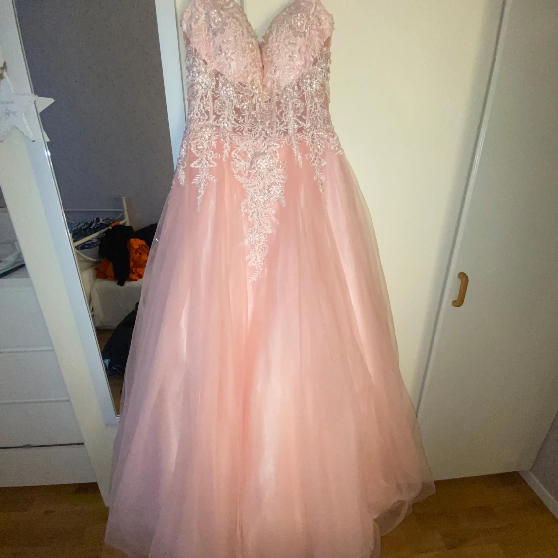 Rosa långklänning med spets och paljetter - 3