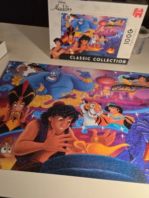 Pussel - Disney Aladdin pussel. Vissa bitar börjar bli slitna, men fungerar och är komplett. 