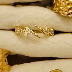 Blixt ring  - Justerbar 