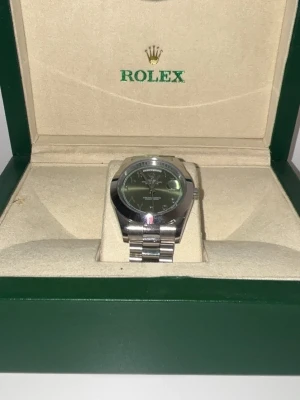 Silver klocka  - Bra kvalité kommer me box 