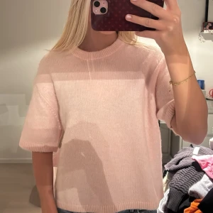 Stickad topp -  sötaste ljusrosa stickad topp i storlek S🌸