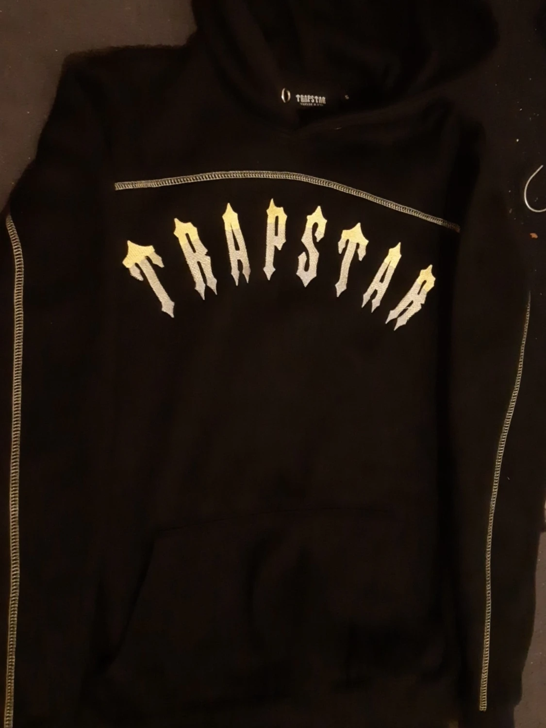 Svart Trapstar set med gula detaljer - 1