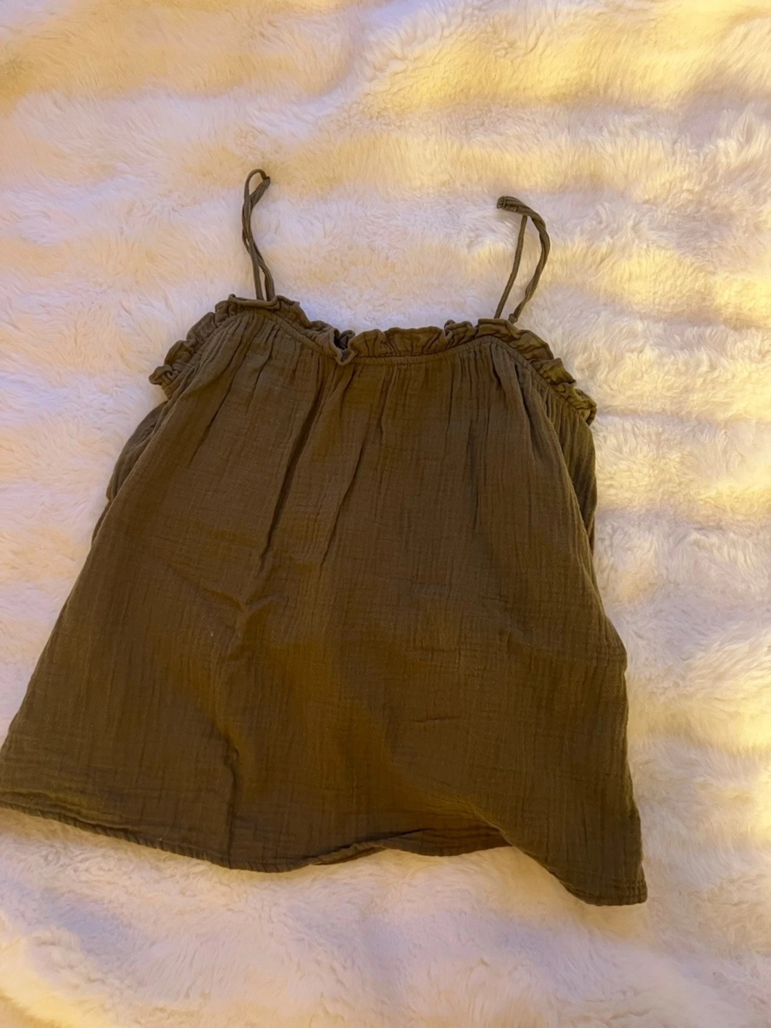 Olivgrön linnetopp från H&M