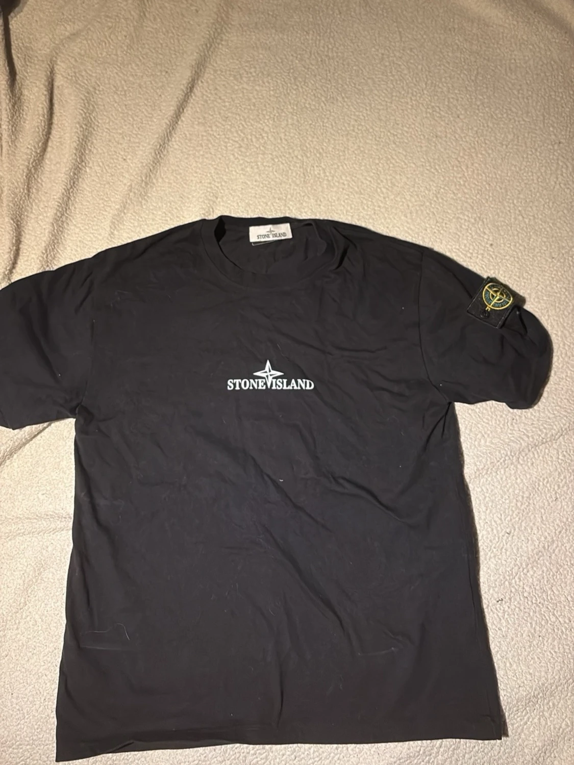 Svart Stone Island t-shirt med tryck storlek S - 1