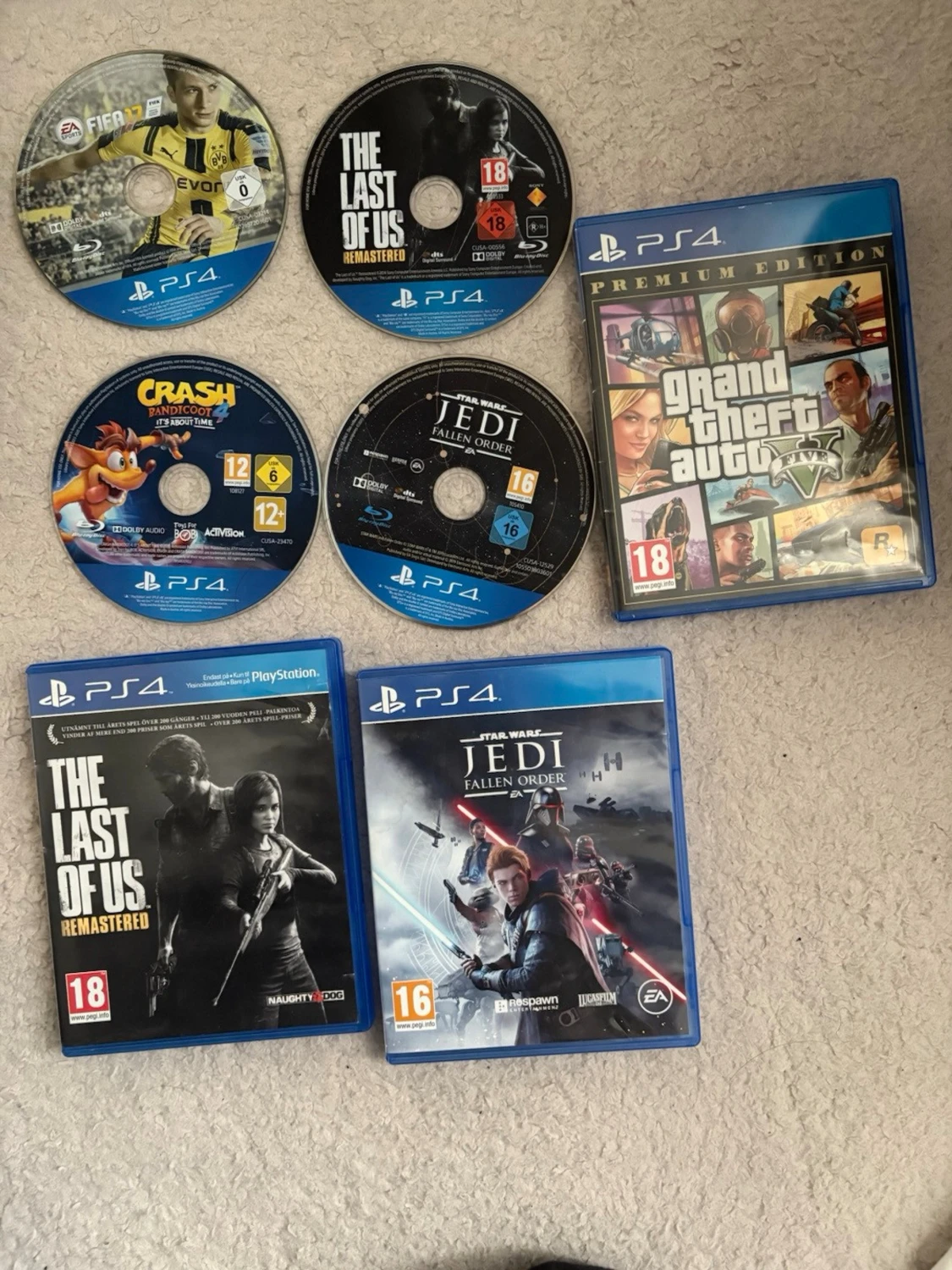 PlayStation 4 med handkontroll och spel - 1