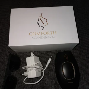 IPL permanent hårborttagning - Nu har denna kompis gjort sitt för mig och jag säljer den vidare! Väldigt smidig och lätt maskin att använda. Nypris är 2595 kr. Mitt pris 1500 kr eller bud 🤗 Vill ni läsa mer om maskinen hittar ni info härifrån där jag köpte den för ett tag sedan: https://comforth.se/products/permanent-ipl-harborttagare?gad_source=1&gbraid=0AAAAAolULp1jHTqaunxnbgP24VnndSUks&gclid=Cj0KCQjwzrzABhD8ARIsANlSWNNIo0-u2hA_z4O_kDfbZdeFcXRpwRP4onbZevZROuxTa0hOn1nve7MaAnPzEALw_wcB