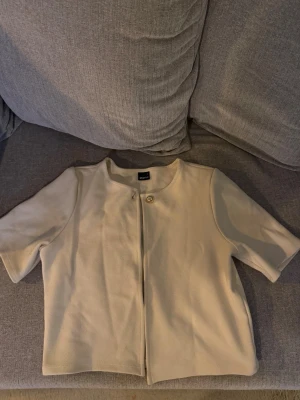 Kofta Gina Tricot - Snygg kofta från Gina i storlek S