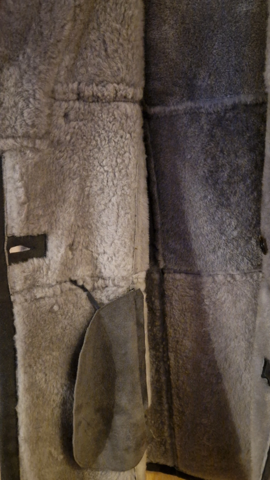 Grå mockapäls i äkta skinn - 3