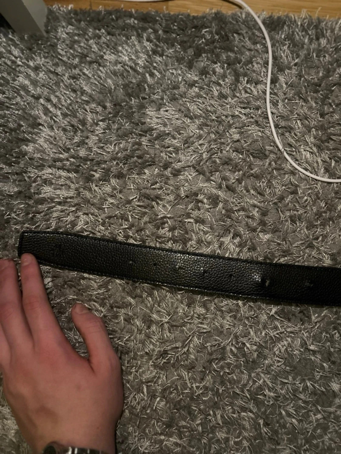 Vändbart vitt och svart bälte med H-spänne - 4