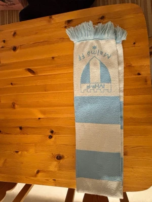 MFF halsduk från 2013 - Snygg mff halsduk 