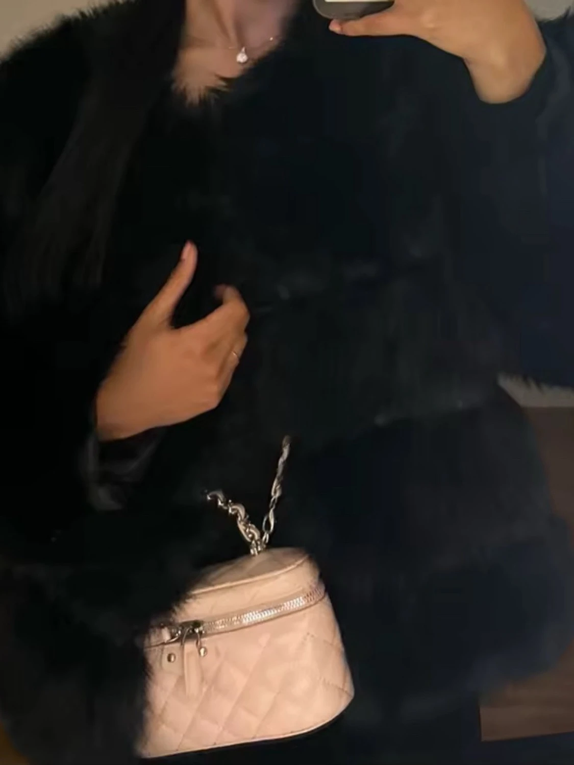 Svart fluffig pälsjacka - 1