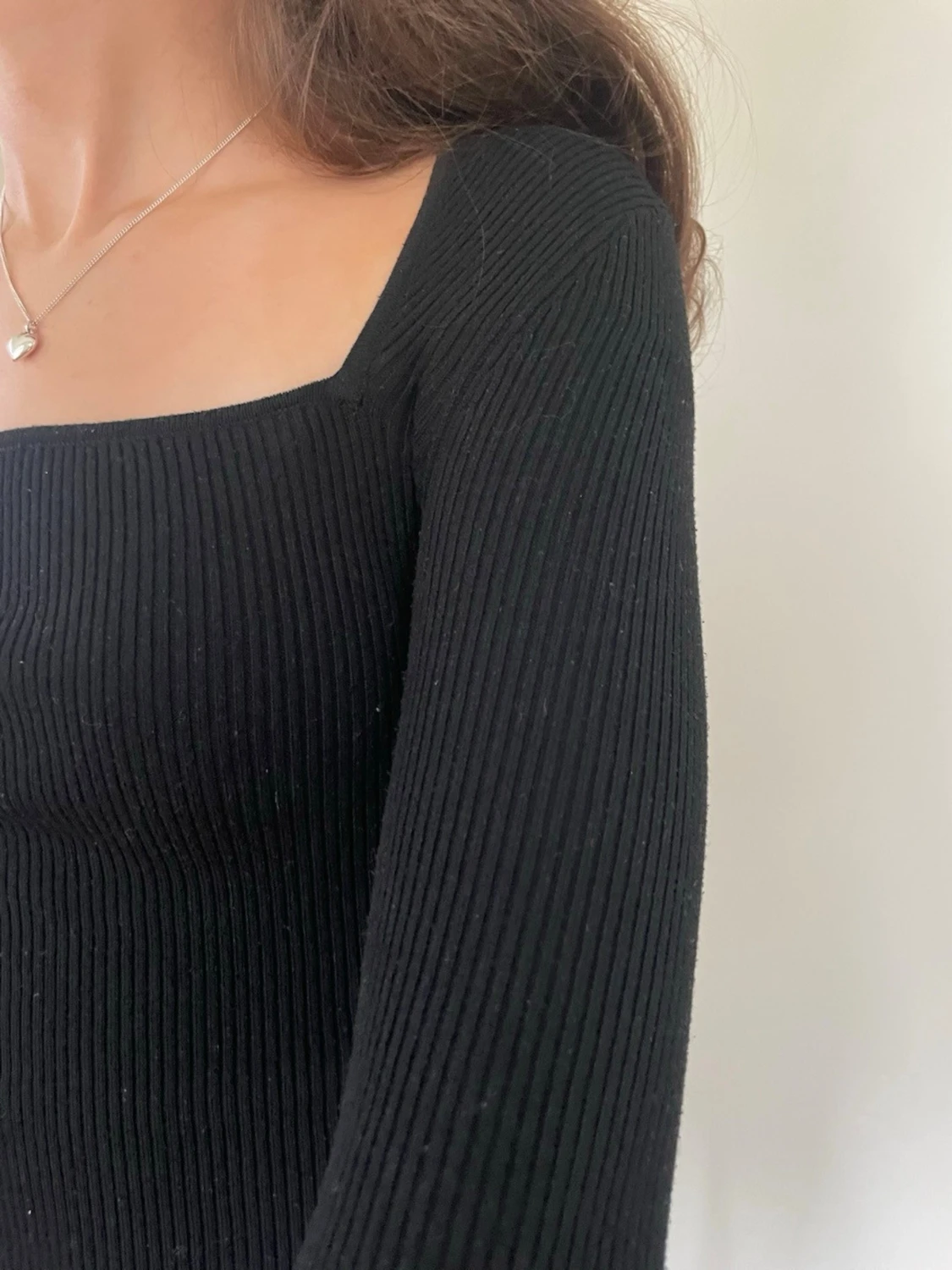 Svart ribbad långärmad topp - 1