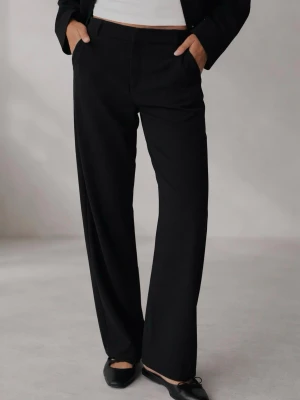 Kostymbyxor Vera Moda - Jättesnygga kostymbyxor från Vero Moda. Perfekt längd för mig som 173🤍