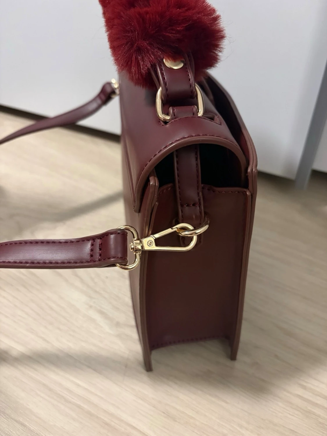 Vinröd handväska från Inyati - 4