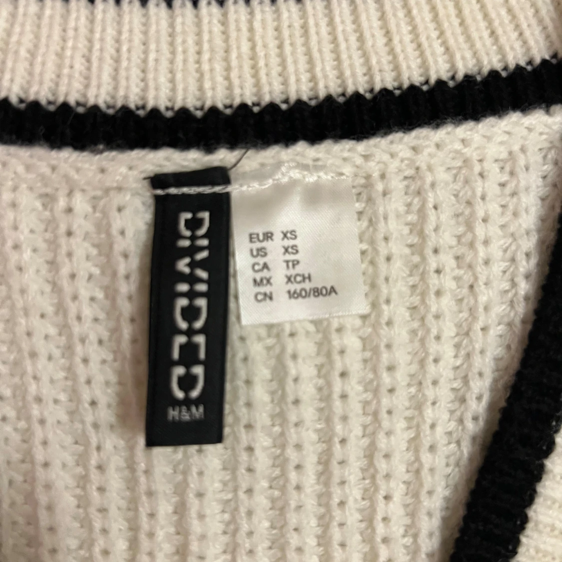 Vit stickad väst från H&M Divided - 2