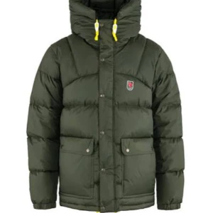 !!!!!!!!Söker!!!!!!!!!!Grön pufferjacka från Fjällräven - Söker denna jacka i storlek xxs 