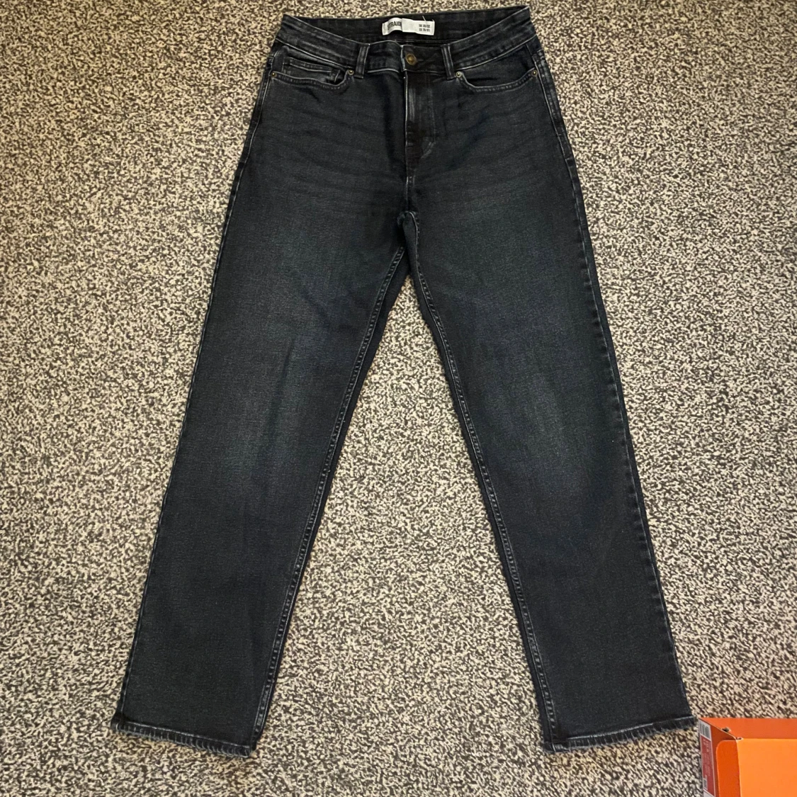 Mörkblåa jeans, storlek 30/32