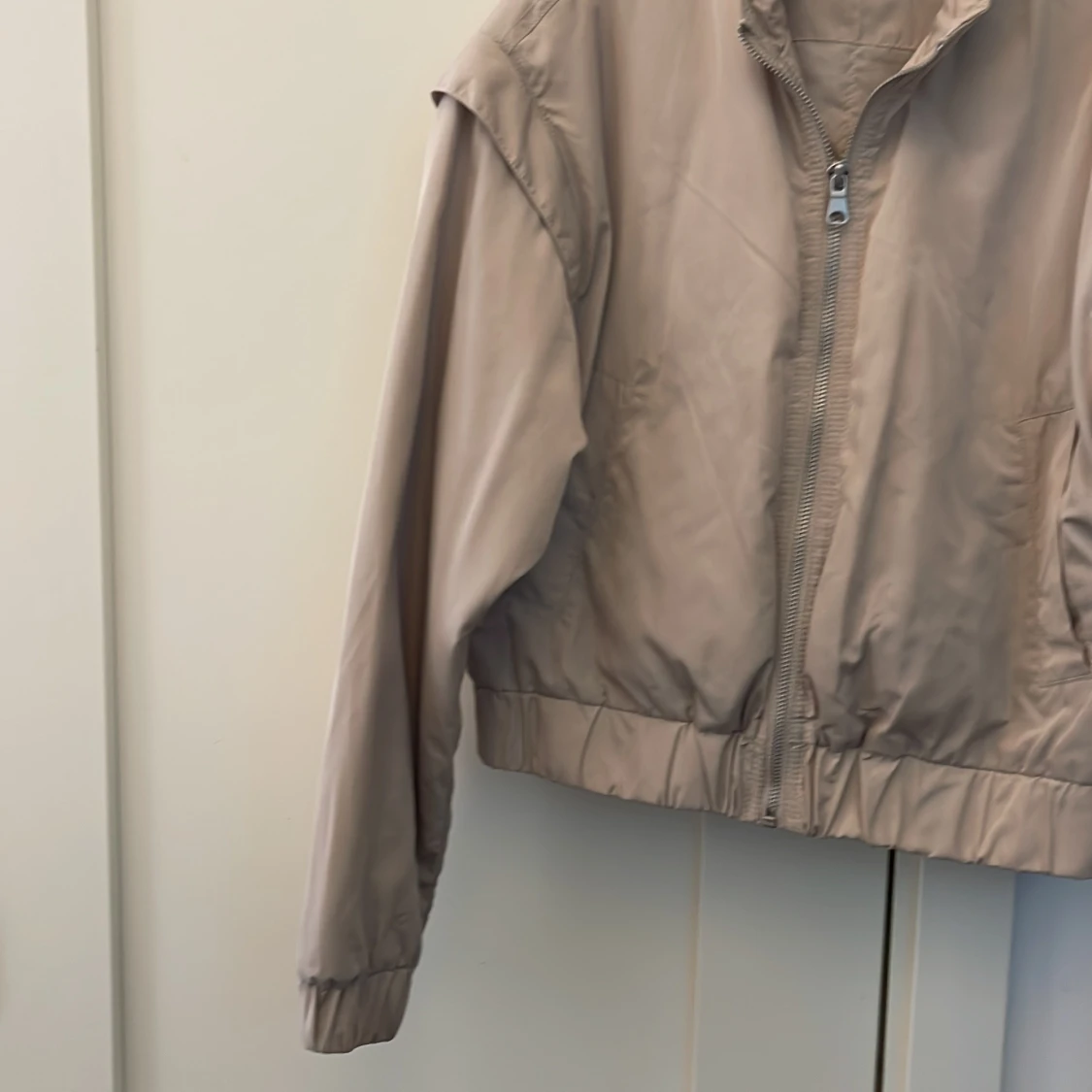 Beige vindjacka från Lindex XS - 2