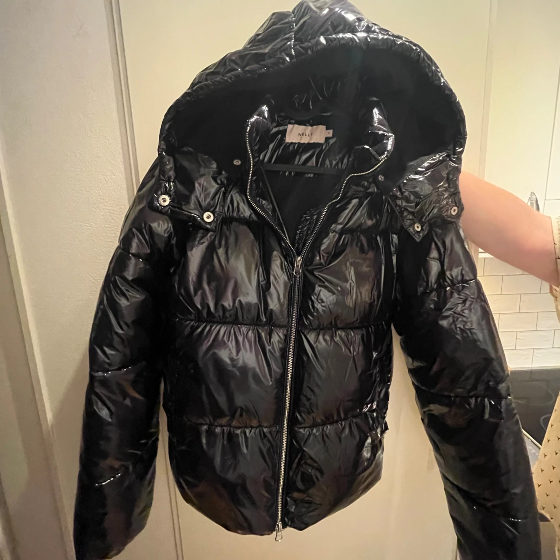 Svart pufferjacka från Nelly