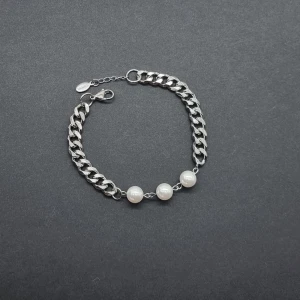 Armband  - Material-rostfritt stål.  