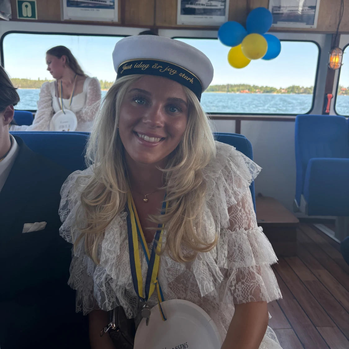 Vit By Malina spetsklänning med volanger - 2