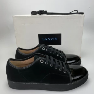 Lanvin skor(nya) - Hej! Säljer nu dessa sjukt snygga lanvin skor. Skorna är nya! Har begränsat antal boxar och dustbag. Hör av dig vid frågor. 