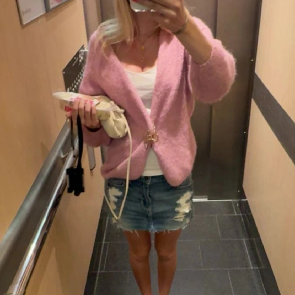 Rosa stickad kofta från LinDEX - 1