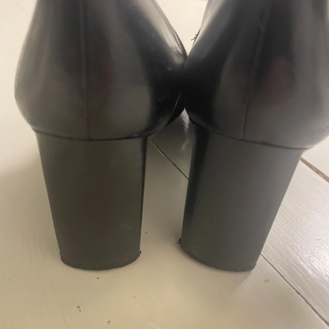 Svarta stövletter med klack och dragkedja - 1