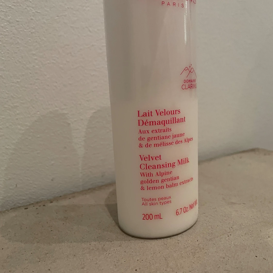 Clarins Velvet Cleansing Milk 200ml - 1