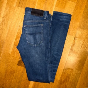 Tiger of Sweden slim jeans 29/32 - Mycket bra skick 29/32 mörkblåa 