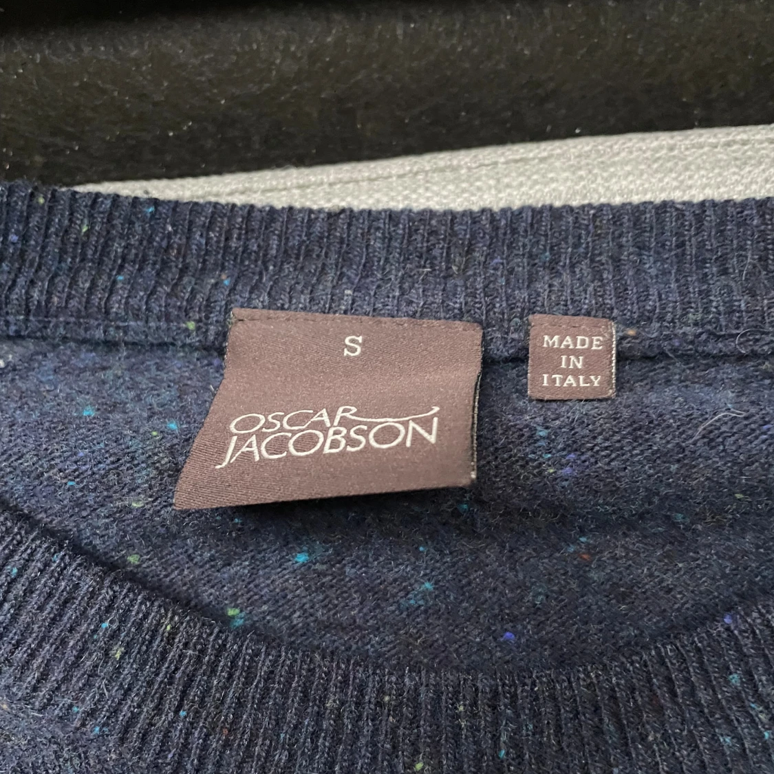 Mörkblå stickad tröja Oscar Jacobson - 2