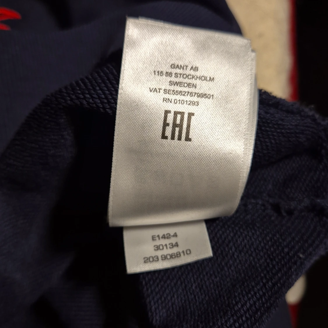 Mörkblå GANT tröja med emblem - 3