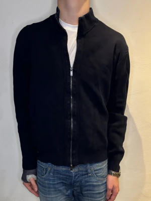 Massimo dutti kofta - Strl - L | Skick - 10/10 | Nypris - ca 1200kr | Vid minsta lilla fundering är det bara att höra av sig!