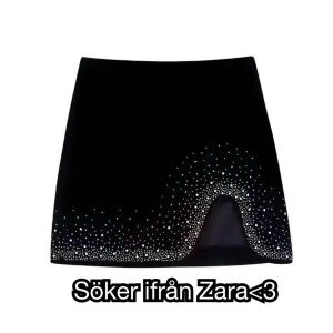 SÖKER FRÅN ZARA<3 - Söker denna kjolen från Zara i Storlek S, hade varit ytterst tacksam om någon ville sälja<3 Pris kan diskuteras<3