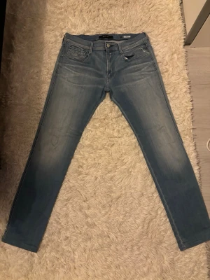 Replay Anbass Jeans Ljusblå - Ljusblåa Replay Anbass jeans, riktigt fina! Billigare vid snabb affär. W34 L34