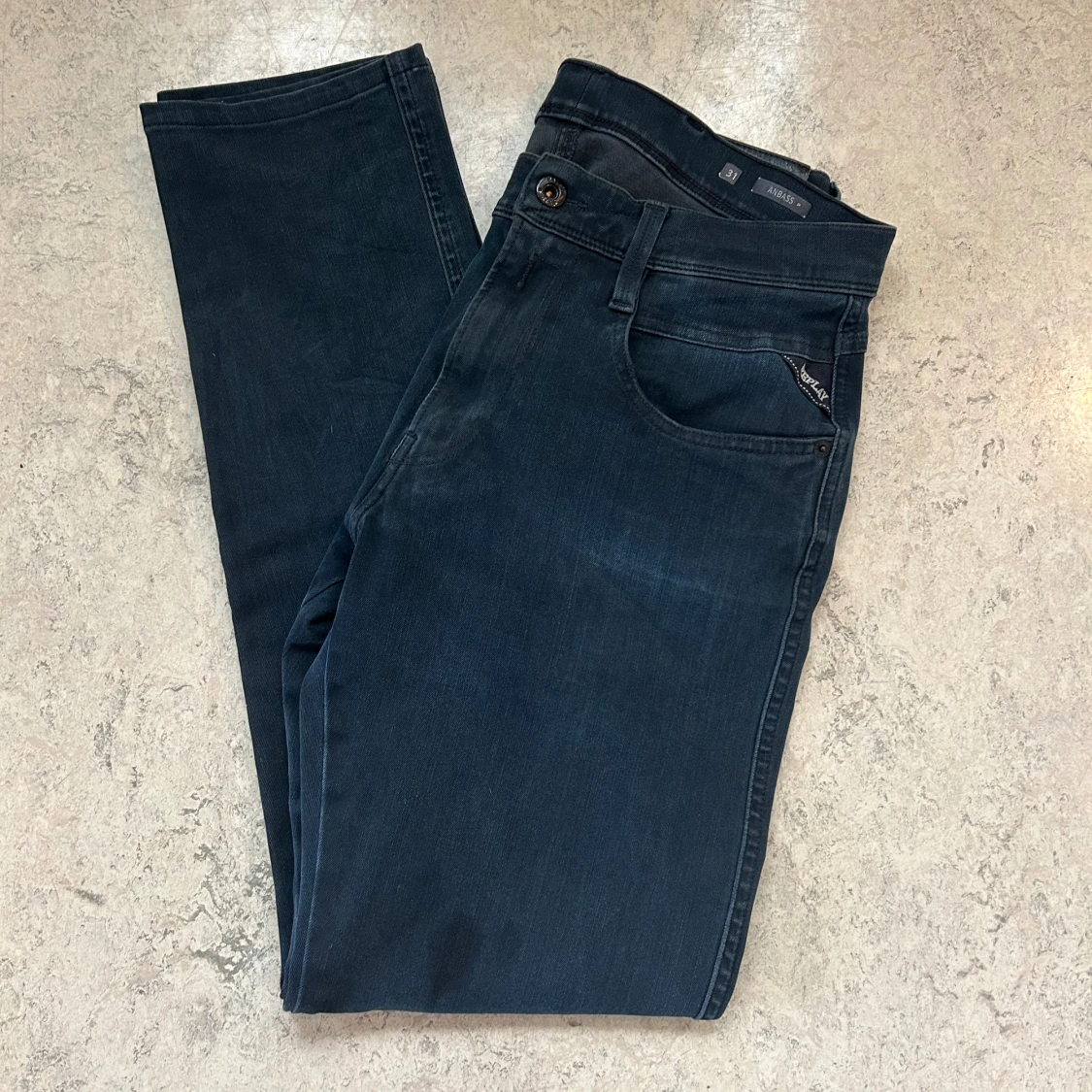 Mörkblå Replay jeans Anbass