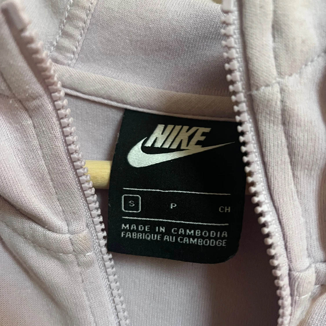 Ljusrosa Nike hoodie med dragkedja - 1